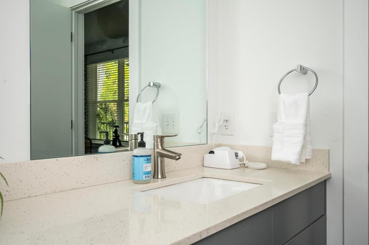 Vakantiehuis New Downtown Atl Washer Dryer 542blvd *